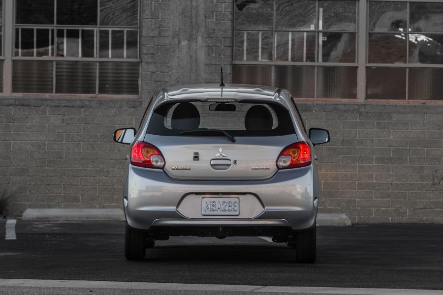  Mitsubishi Mirage ES 2015 года  (фото 7 из 13)